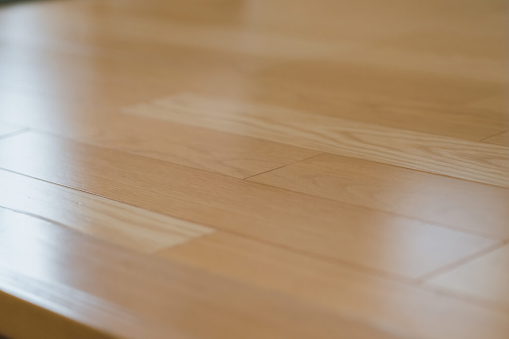 床材に無垢材を使用するメリットとは