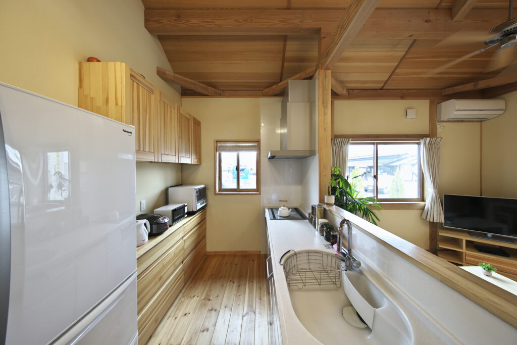 木をたくさん使った開放的な和モダンな家